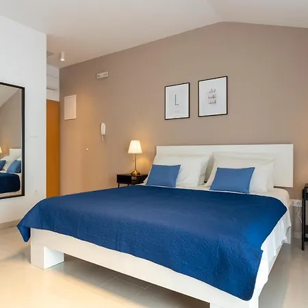 Iris Apartment Marina