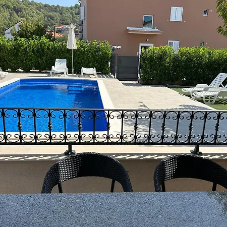 Iris Apartment Marina
