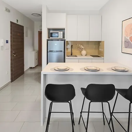 Iris Apartment
