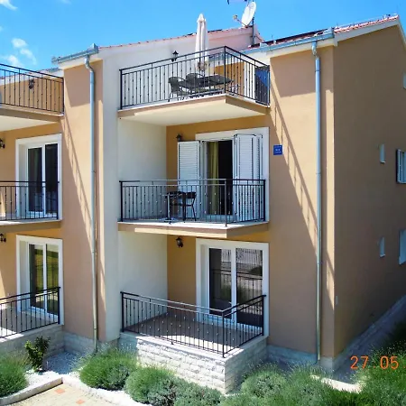 Apartment Iris
