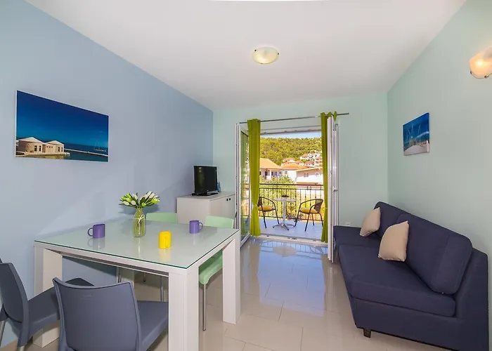 Iris 아파트 산책길